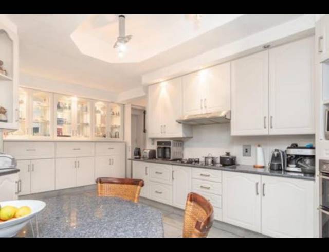 5 BEDROOM HOUSE FOR SALE IN GLENVISTA